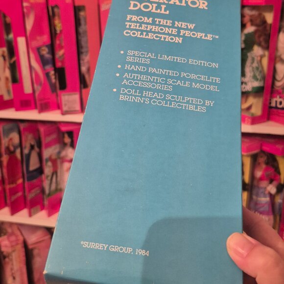 1984 Surrey Group 1890's Operator Doll Porcelain - Picture 5 of 7